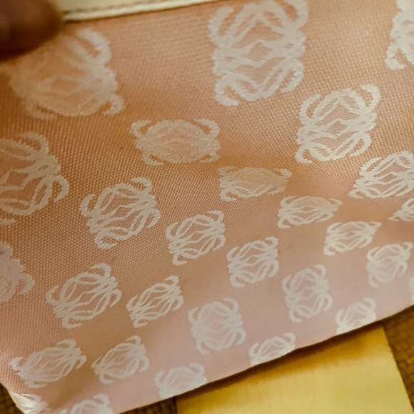 Vintage Loewe Anagram crossbody - Picture 4 of 11